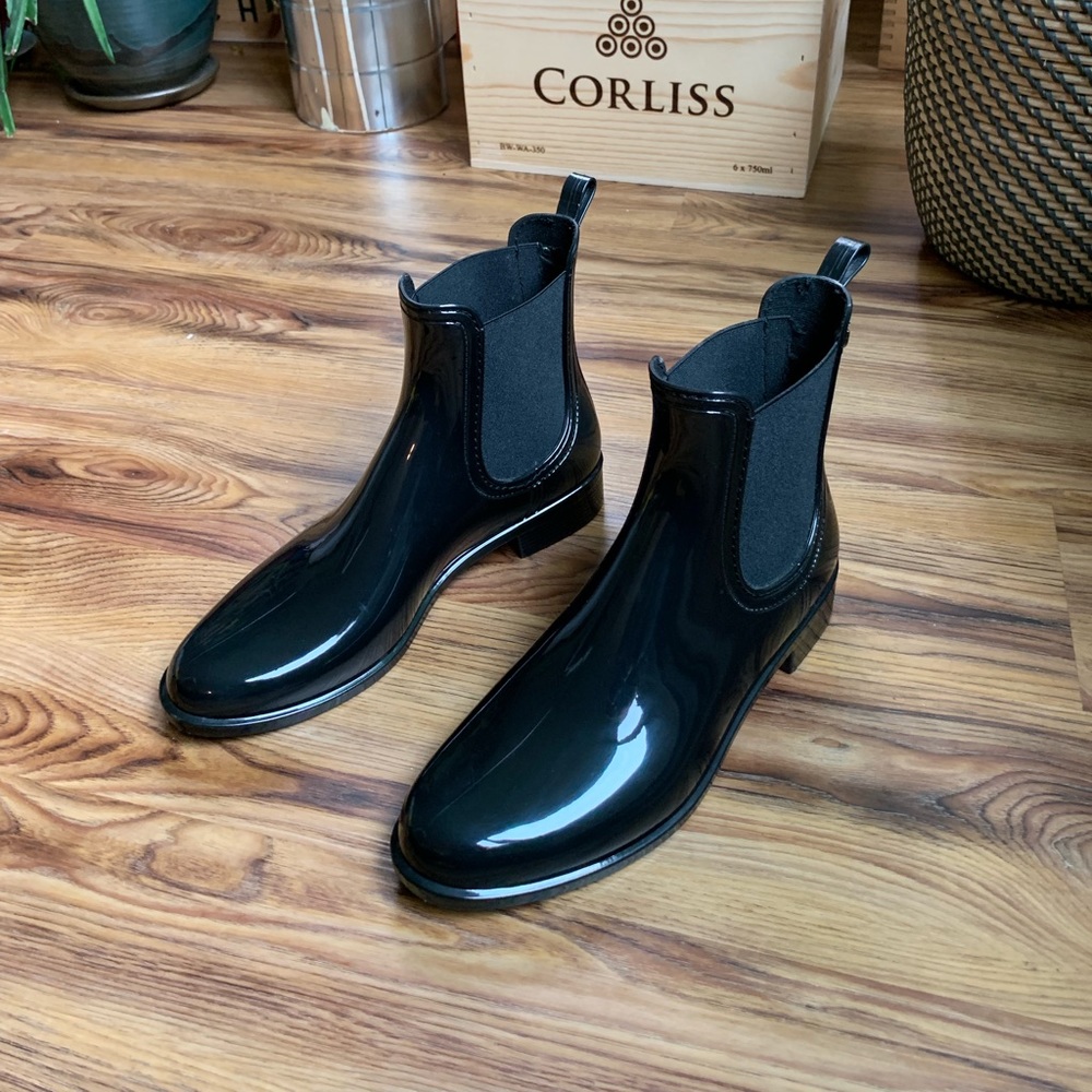 Aldo rain booties, basically new! (Women’s size 9)